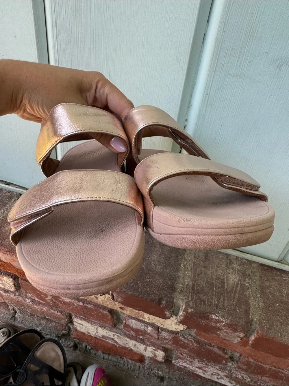 Fitflop Lulu rose gold adjustable sandals size 8 leather comfort shoes